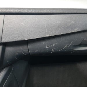 deska-rozdziielcza-przed-detailingiem